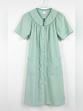 Grandmacore Casual Nights Green Striped Seersucker HouseDress Duster Loungewear
